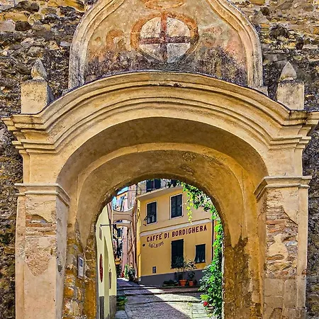 Old Town Bonbonniere *
