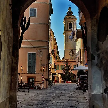Old Town Bonbonniere Apartman